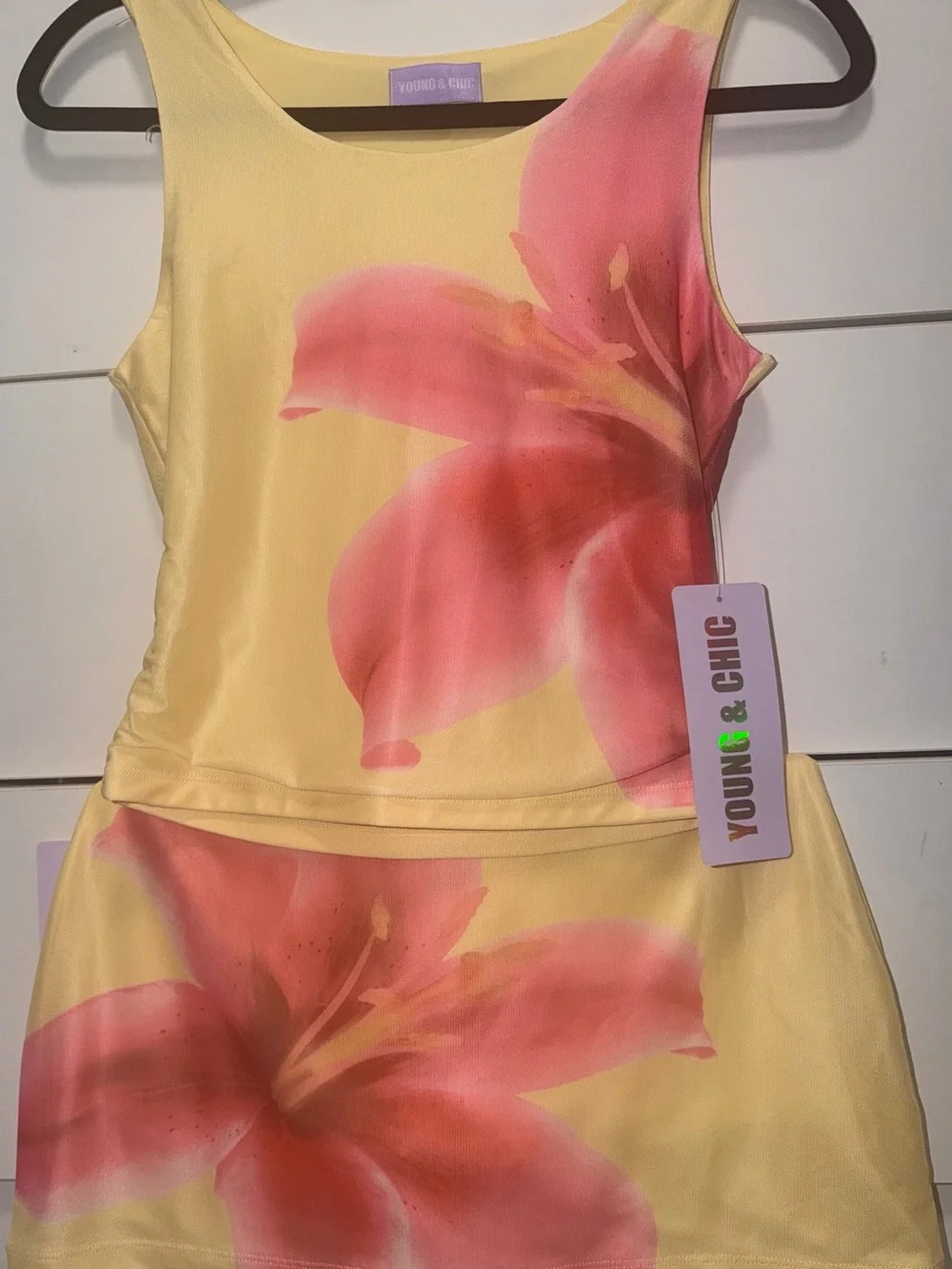 N/A sleeveless yellow